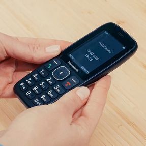 Мобільний телефон Panasonic KX-TF400 Black (KX-TF400EXB) KX-TF400EXB фото