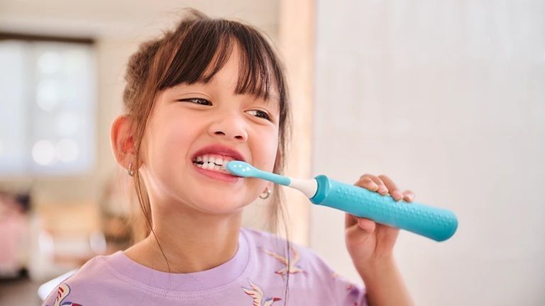 Зубна електрощітка PHILIPS HX6042/90 насадки Kids 7+ років 2 шт HX6042/90 фото