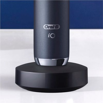 Електрична зубна щітка Oral-B IOM9.1B2.2AD Black Onyx IOM9.1B2.2AD Black Onyx фото