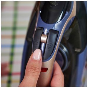 Праска Russell Hobbs, 3100Вт, паровий удар -210гр, верт. відпарювання, керам. підошва, чорно-синий 28630-56 фото