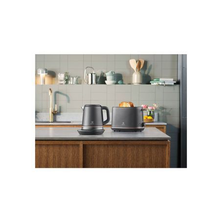Електрочайник Electrolux E7K1-6BP E7K1-6BP фото