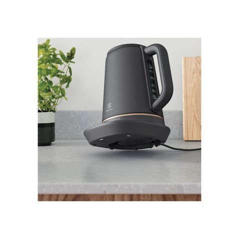Електрочайник Electrolux E7K1-6BP E7K1-6BP фото