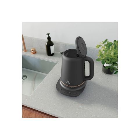 Електрочайник Electrolux E7K1-6BP E7K1-6BP фото