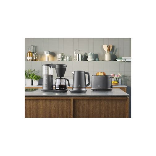 Електрочайник Electrolux E7K1-6BP E7K1-6BP фото