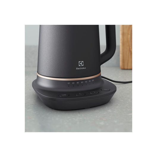 Електрочайник Electrolux E7K1-6BP E7K1-6BP фото