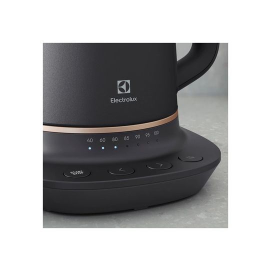 Електрочайник Electrolux E7K1-6BP E7K1-6BP фото