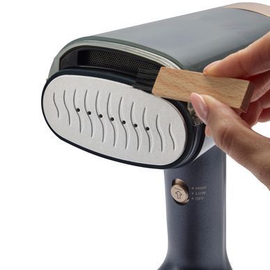 Відпарювач Russell Hobbs Genie VacuSteam, 1800Вт, 200мл, паровий удар -20гр, верт. відпарювання, кер 28550-56 фото